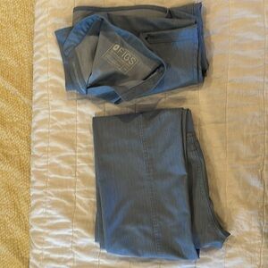 FIGS SCRUB SET - Rafaela oversized scrub top & scrub pants. Heathered Denim